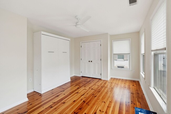 Building Photo - Downtown Charleston Waterfront Townhouse
