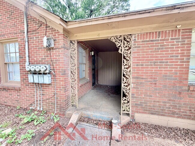 Building Photo - 1379 Ferguson Rd