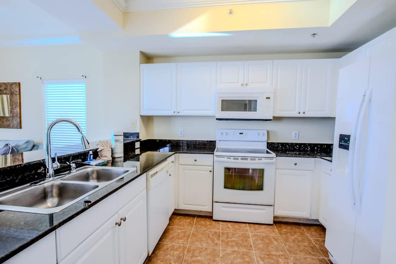 Building Photo - 16819 Front Beach Rd