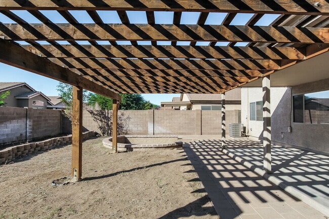 Building Photo - 13833 W Keim Dr