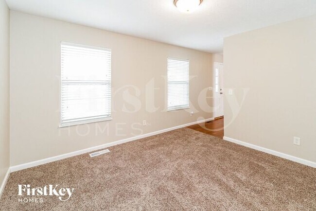 Building Photo - 83 Bayberry Ln