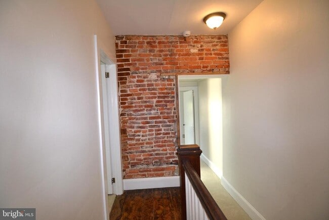 Building Photo - 124 W Union St
