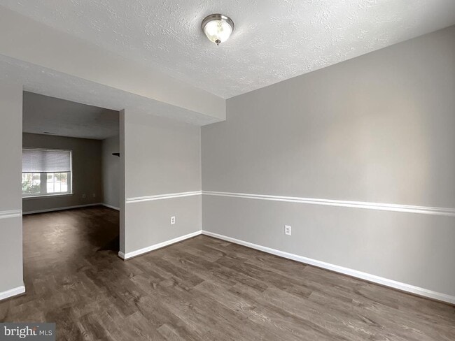 Building Photo - 4232 Drake Ct