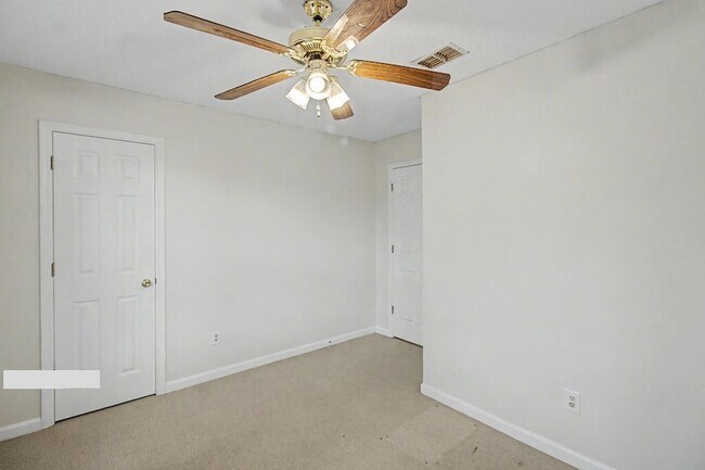 Building Photo - 340 McCumber Dr