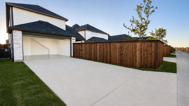 Building Photo - Newer Highland Home in Cambridge Crossing | Immaculate 4BR/3BA | Loft + Media Room | Rear Garage ...