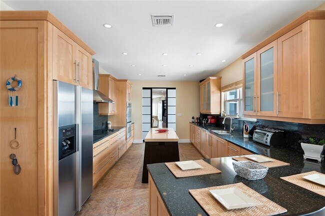 Building Photo - 3430 Galt Ocean Dr