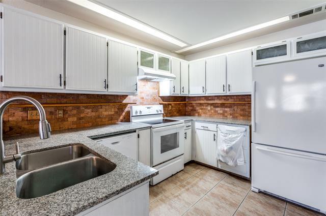 Building Photo - 661 Prairie Dell St