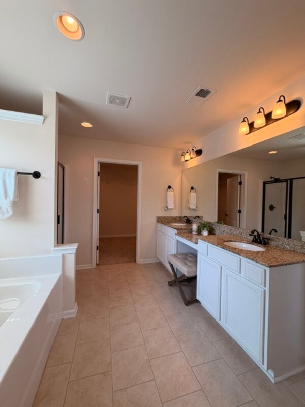 Building Photo - 213 Golden Fluke Dr