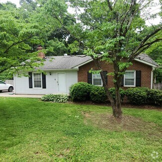 Building Photo - 3 Bedroom, 1.5 Bath Rancher in Established...