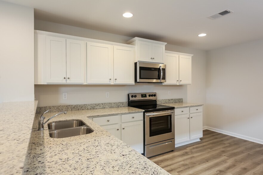 Building Photo - 333 Noble Ln