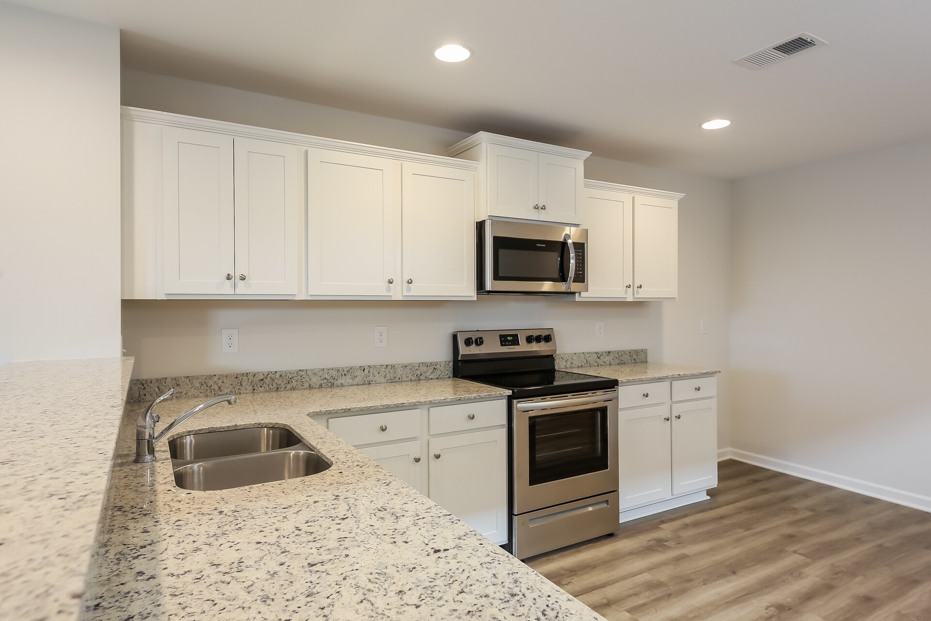 Building Photo - 333 Noble Ln