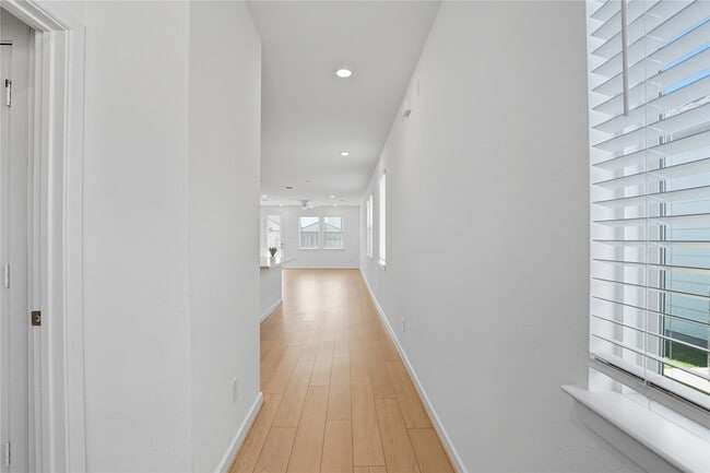 Building Photo - 21811 White Bellflower Ln