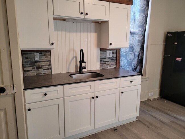 Building Photo - 223 Main Street