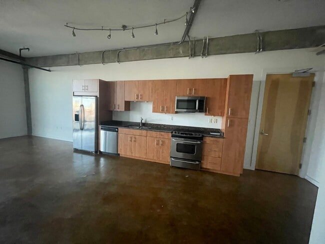 Building Photo - 415 St Pauls Blvd