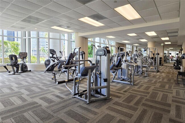 Building Photo - 801 Brickell Key Blvd