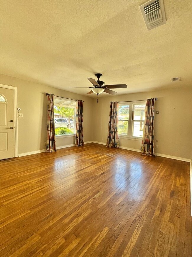 Building Photo - NOW AVAILABLE - 4 Bedroom + 3 Bathroom Hom...