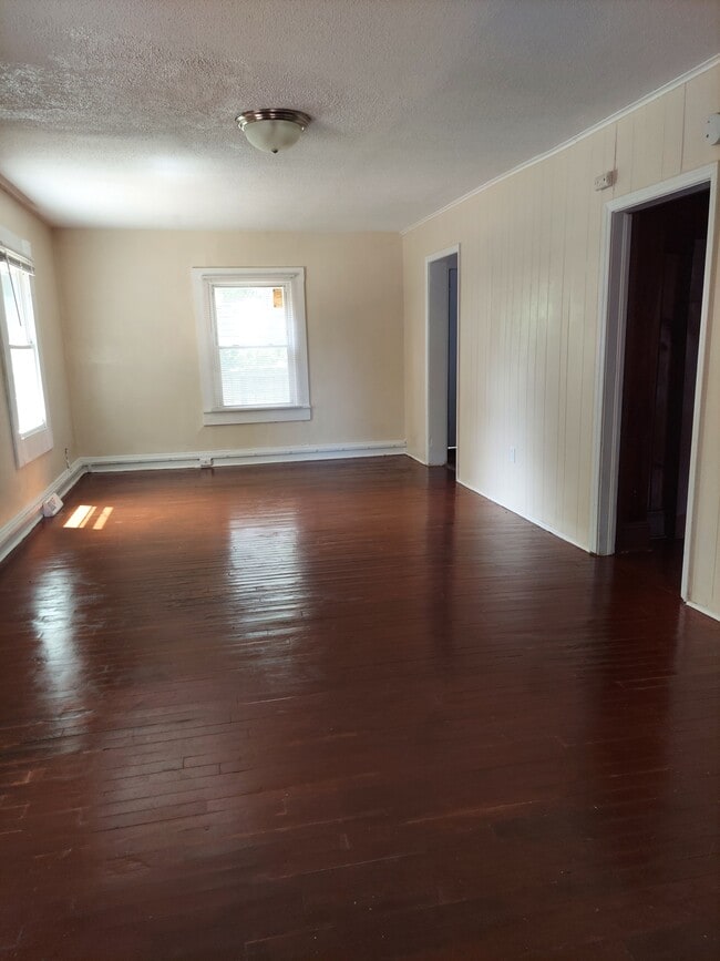 Building Photo - 412 Hickory Chapel Rd