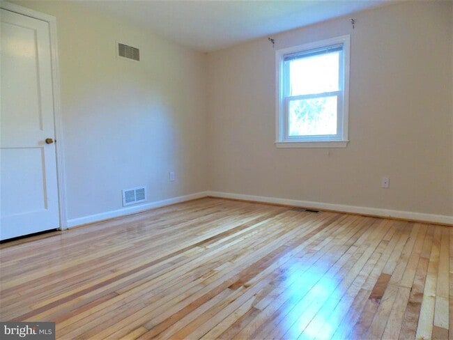 Building Photo - 6409 Higham Dr