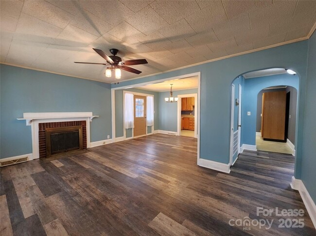 Building Photo - 843 Pebble Ave SW