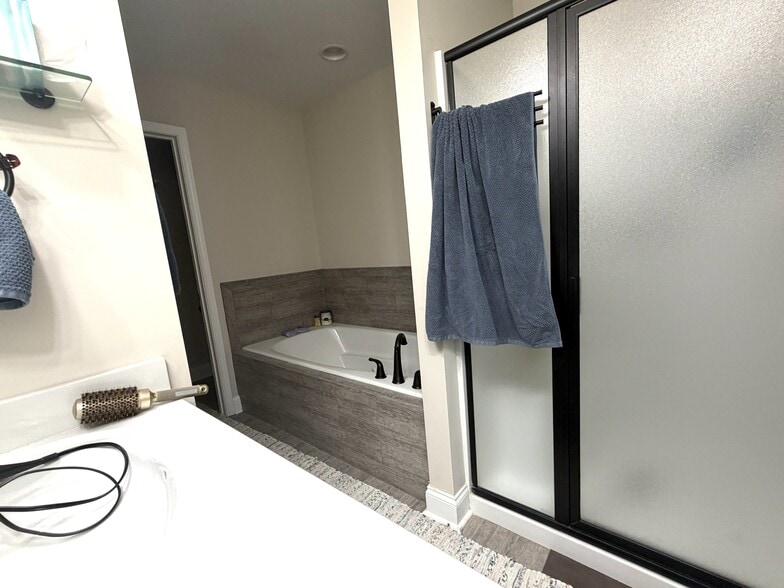 Primary Bathroom Upstairs - 4198 Pickering Dr