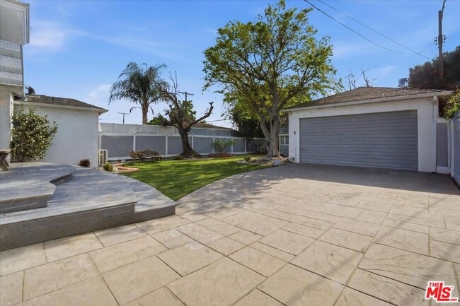 Building Photo - 2317 Veteran Ave