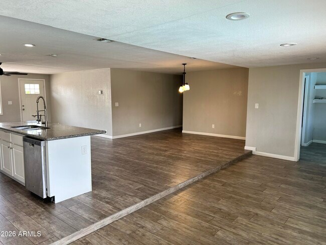 Building Photo - 14010 N 40th Pl