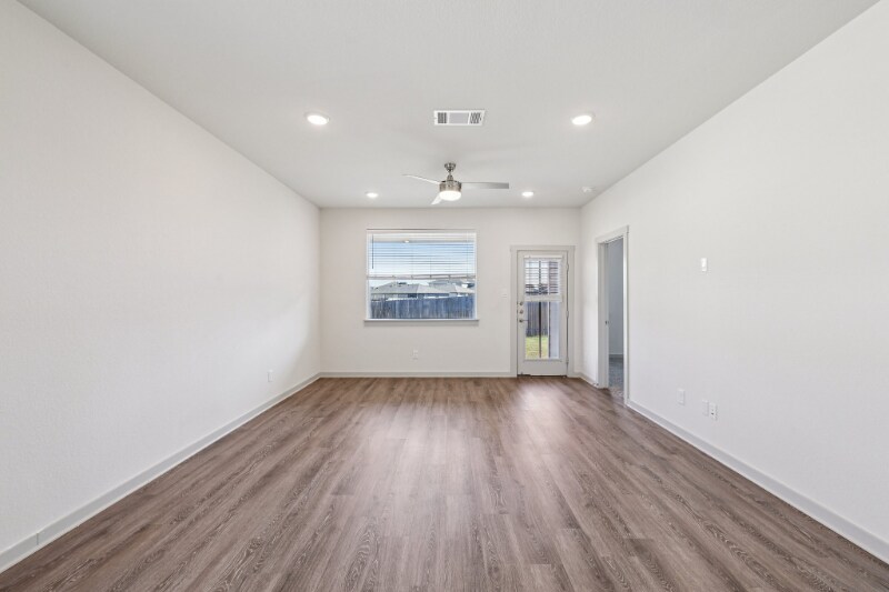 Building Photo - 523 Millbrook Blvd