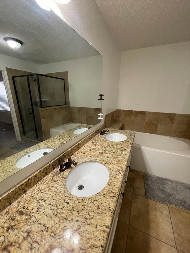 Building Photo - 11014 Landsbury Cir