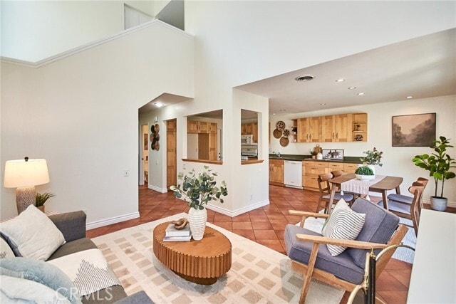 Building Photo - 4725 Cardena Plaza