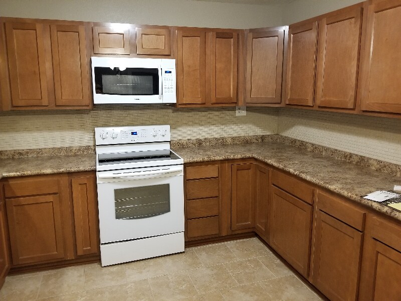 Building Photo - 413 Pine St