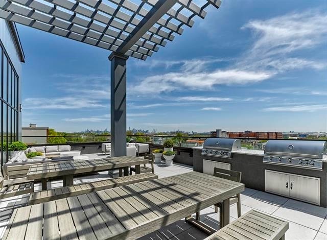 Building Photo - 260 AVENUE E