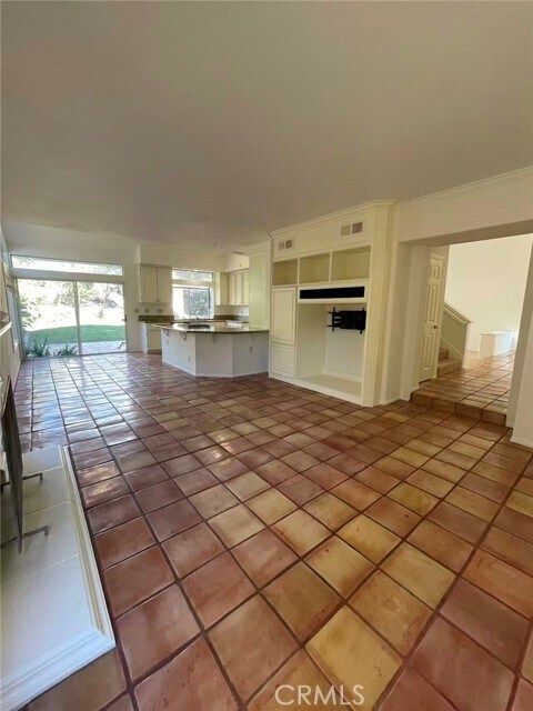 Building Photo - 15 Springbrook Rd