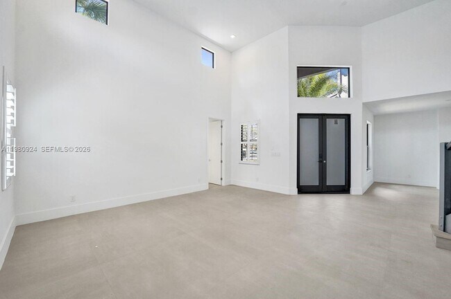 Building Photo - 4100 E Gardenia Ave