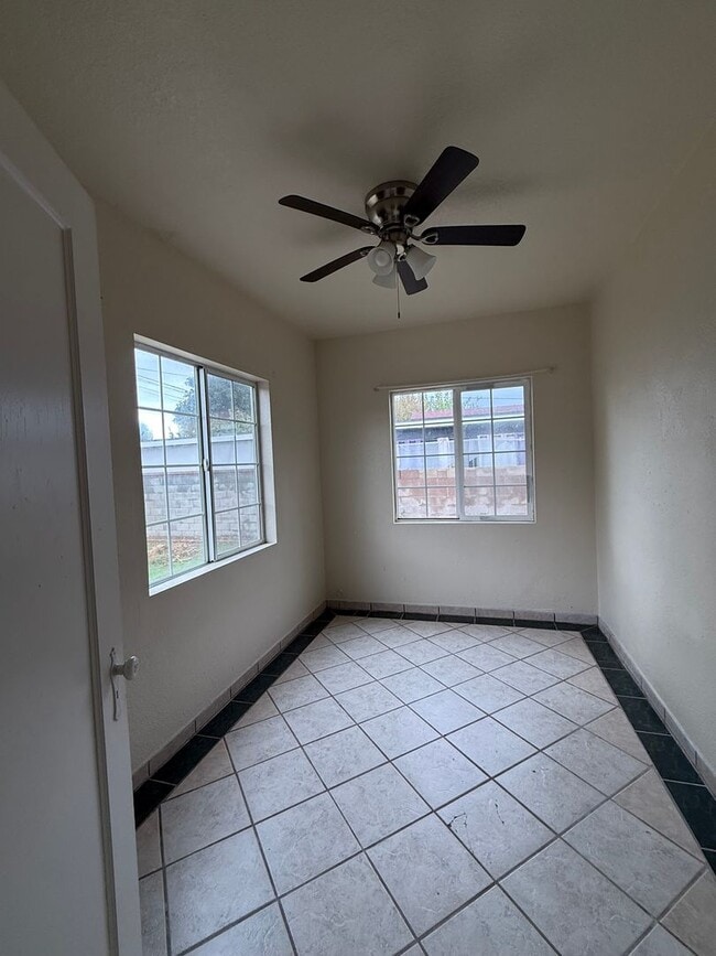 Building Photo - 2 WEEKS OFF FIRST MONTHS RENT MOVE IN SPECIAL!!! Beautiful 3-Bedroom Home in Shafter $2,200!!!! S...