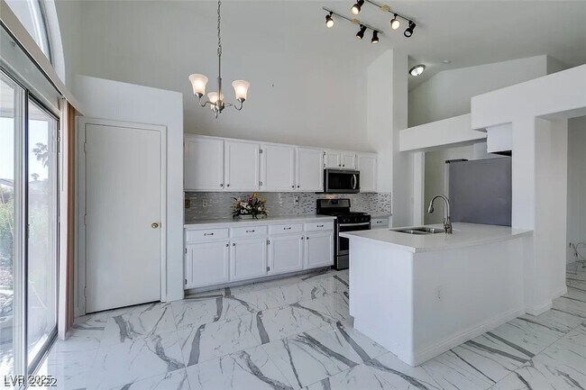 Building Photo - 3706 Lake Victoria Dr