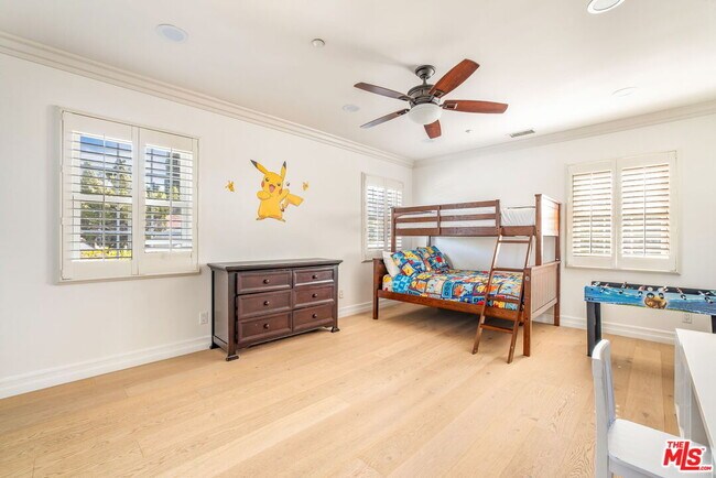Building Photo - 3942 Glenridge Dr