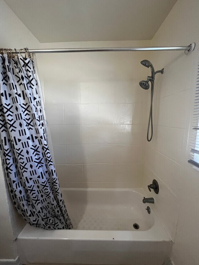 Building Photo - 2716 W 101st St