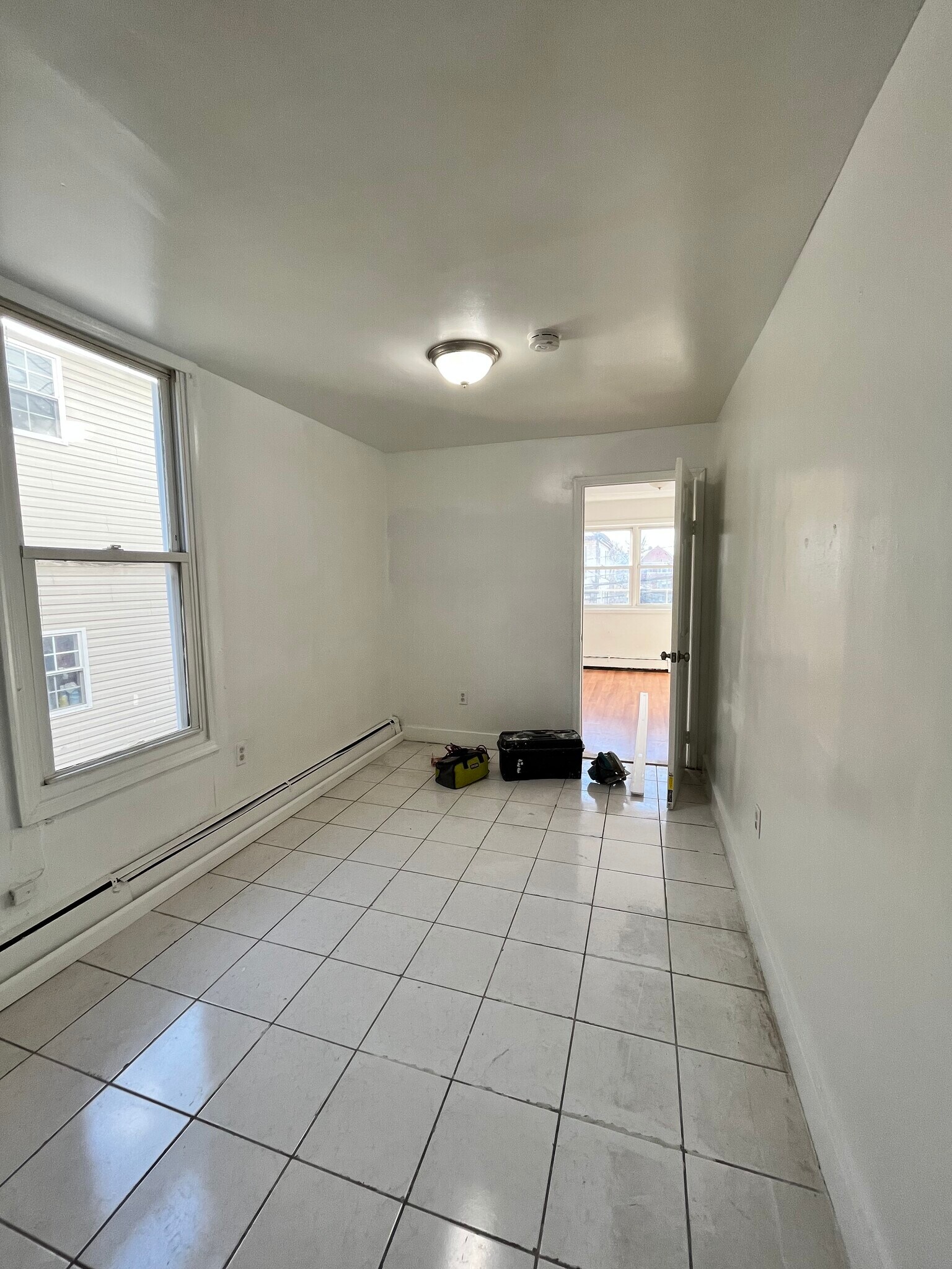 90 Armstrong Ave 2R - 88 Armstrong Ave
