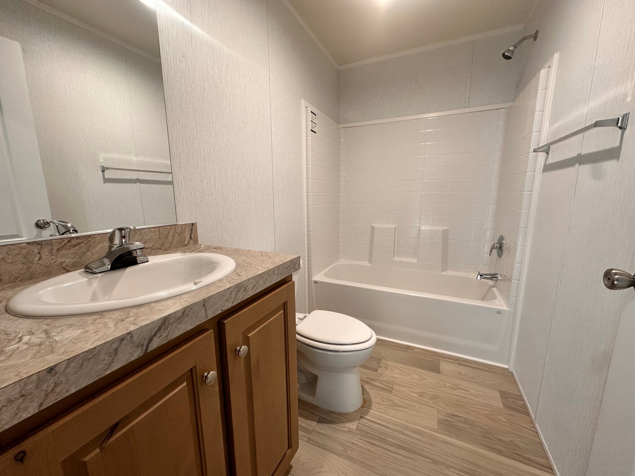 Building Photo - 26 Jubilee St