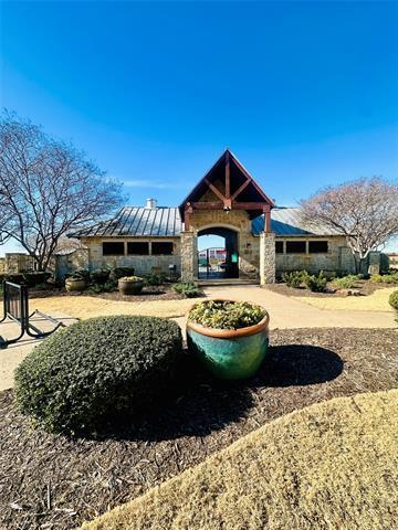 Building Photo - 5919 Sahara Dr