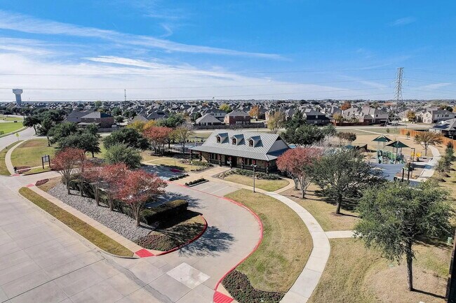 Building Photo - Love Where You Live Starts Right Here!