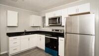 Building Photo - 2708 Monticello Dr NW