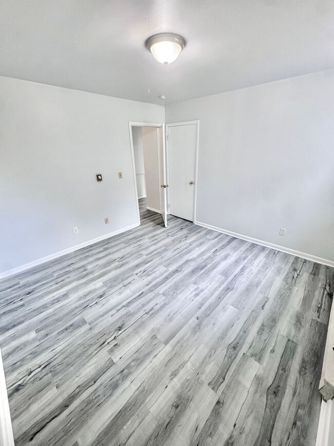 Building Photo - 8361 Schantz Rd