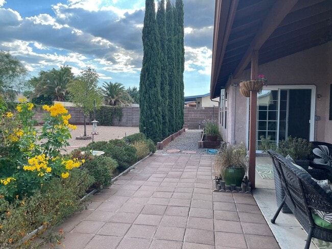 Building Photo - 5102 Calle Cumbre