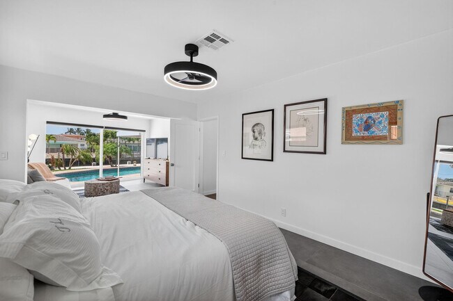 Building Photo - 2720 NE 59th St