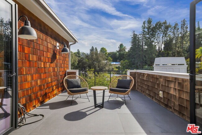 Building Photo - 16101 Royal Mt Dr