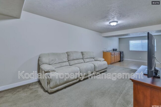 Building Photo - 1463 Kentucky Derby Way