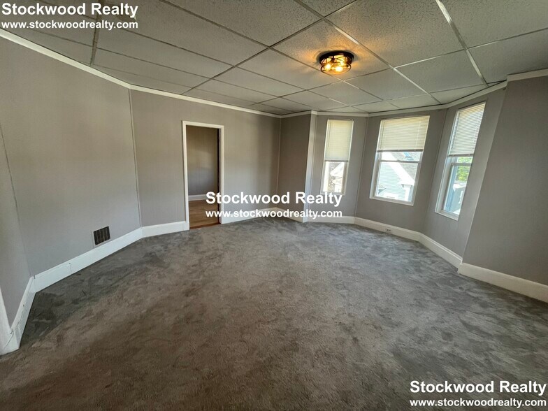 Building Photo - 14 Washburn St