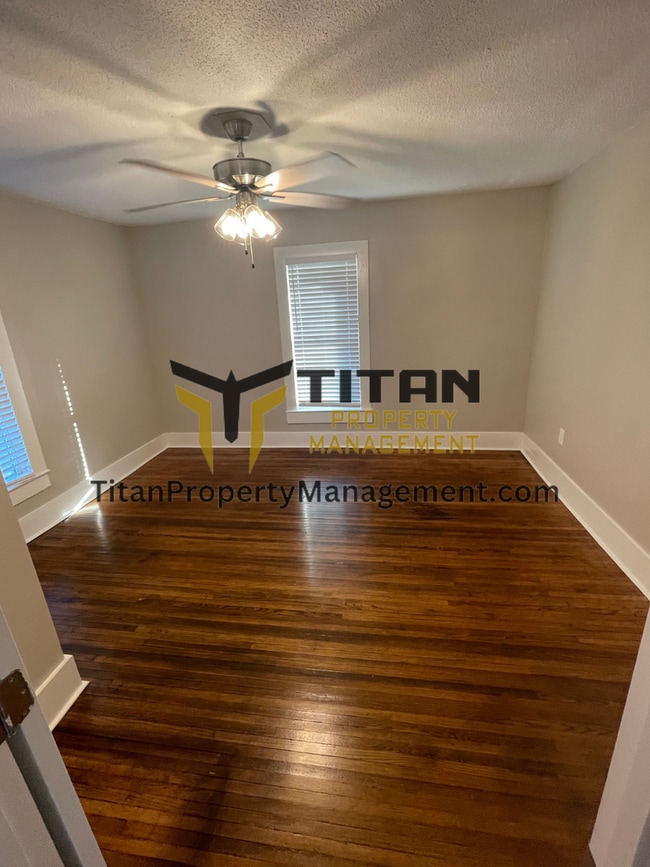 Building Photo - 2Bed/1Bath House