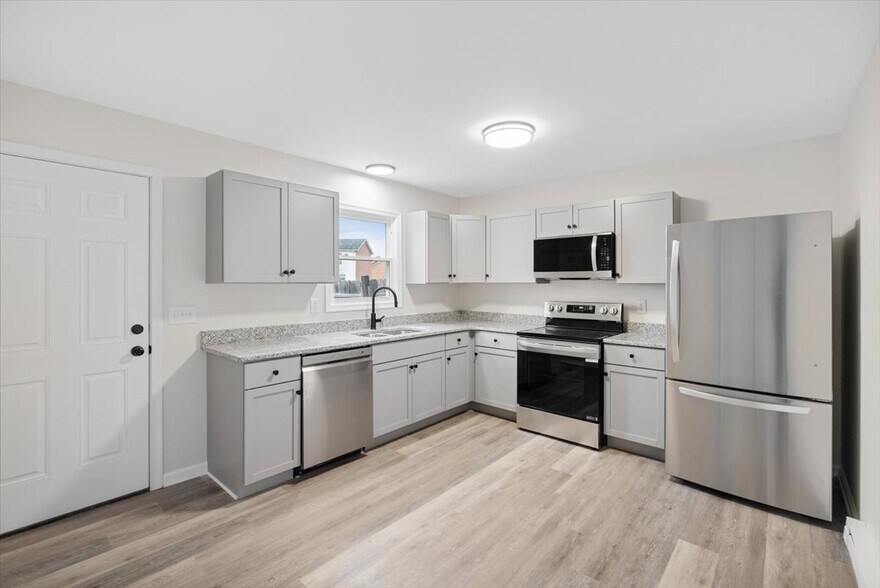 Building Photo - 513 Buckingham Dr